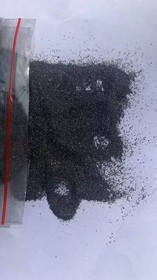 Μέγεθος σωματιδίων 1-5 mm Συνθετική γραφειωμένη καλσινωμένη πετρελαϊκή κόκκα για επένδυση δισκίων πέδης
